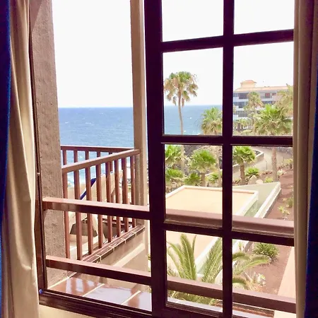 With Ocean Terrace Costa del Silencio