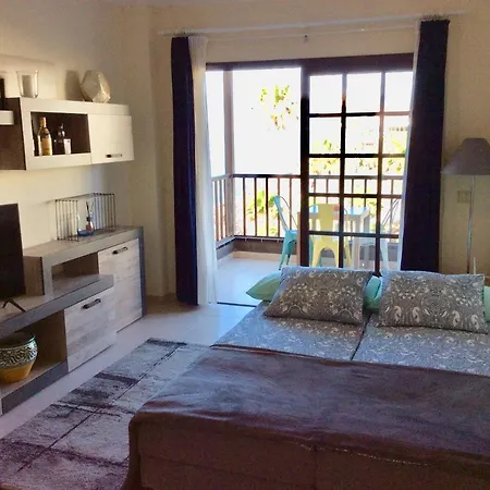 With Ocean Terrace アパート